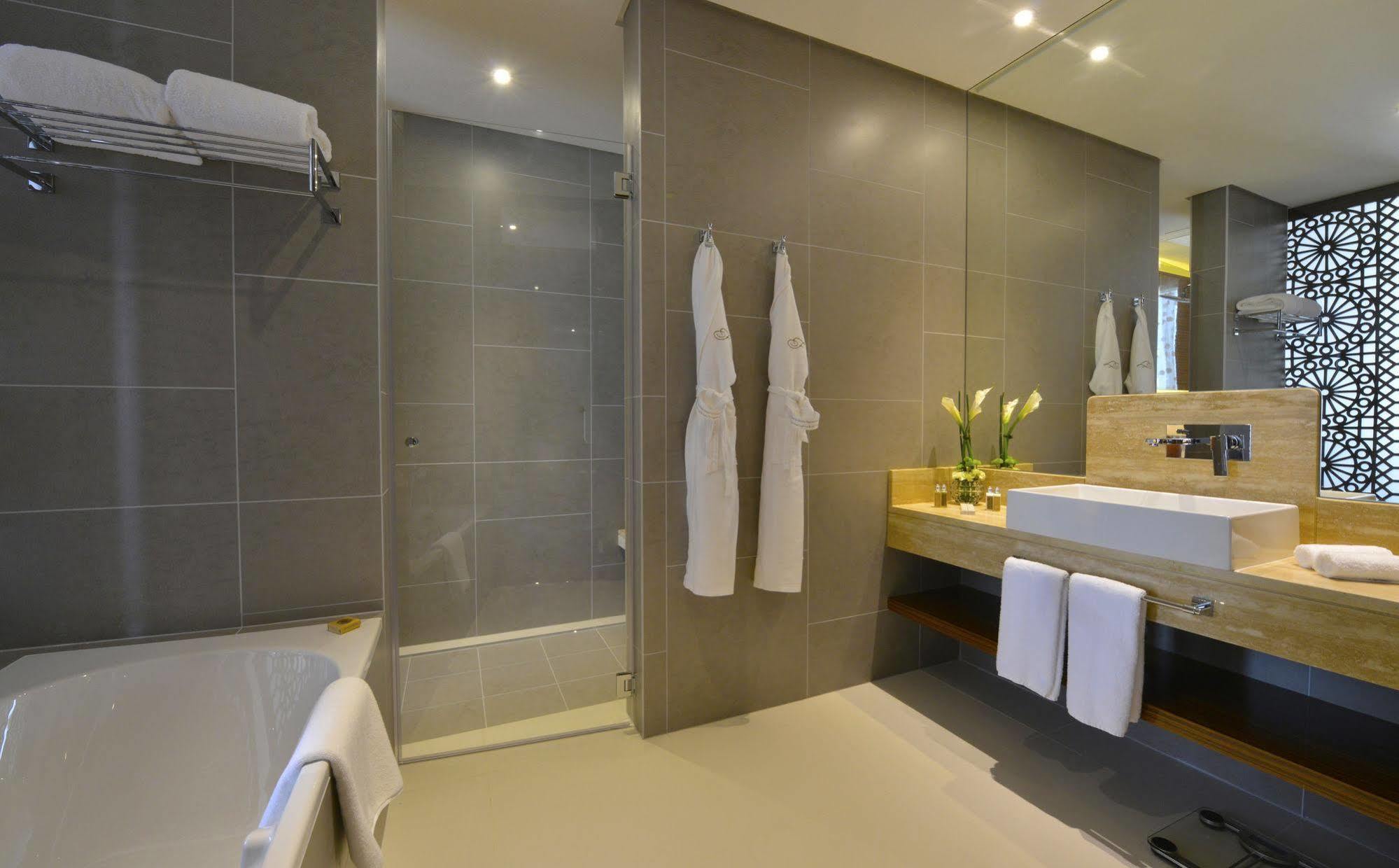Aparthotel Fraser Diplomatic Area Bahrain 5*